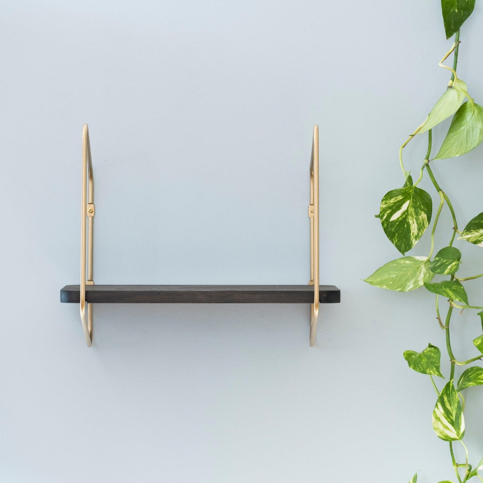 Urban Nomad Wall Shelf / 42x24 cm / Gold / Black - FÓLK Reykjavik