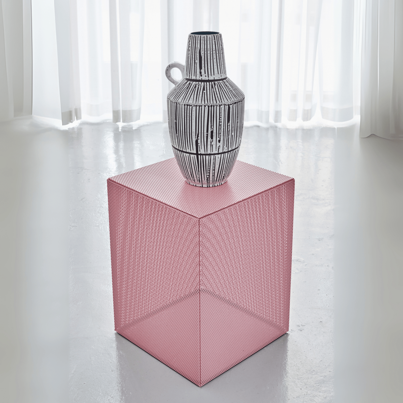 Venti Side Table - FÓLK Reykjavik